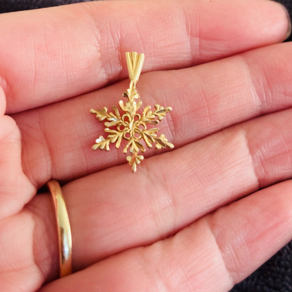 14k Yellow Gold Estate Snowflake Charm